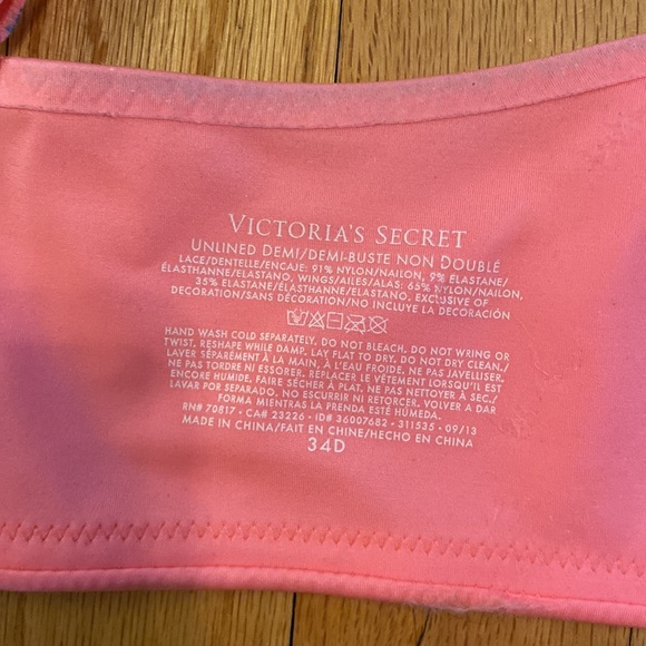 Victoria’s Secret Bra - Picture 11 of 11